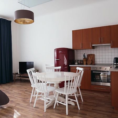Apartment Gesse Jirsikova Praha Bagian luar foto