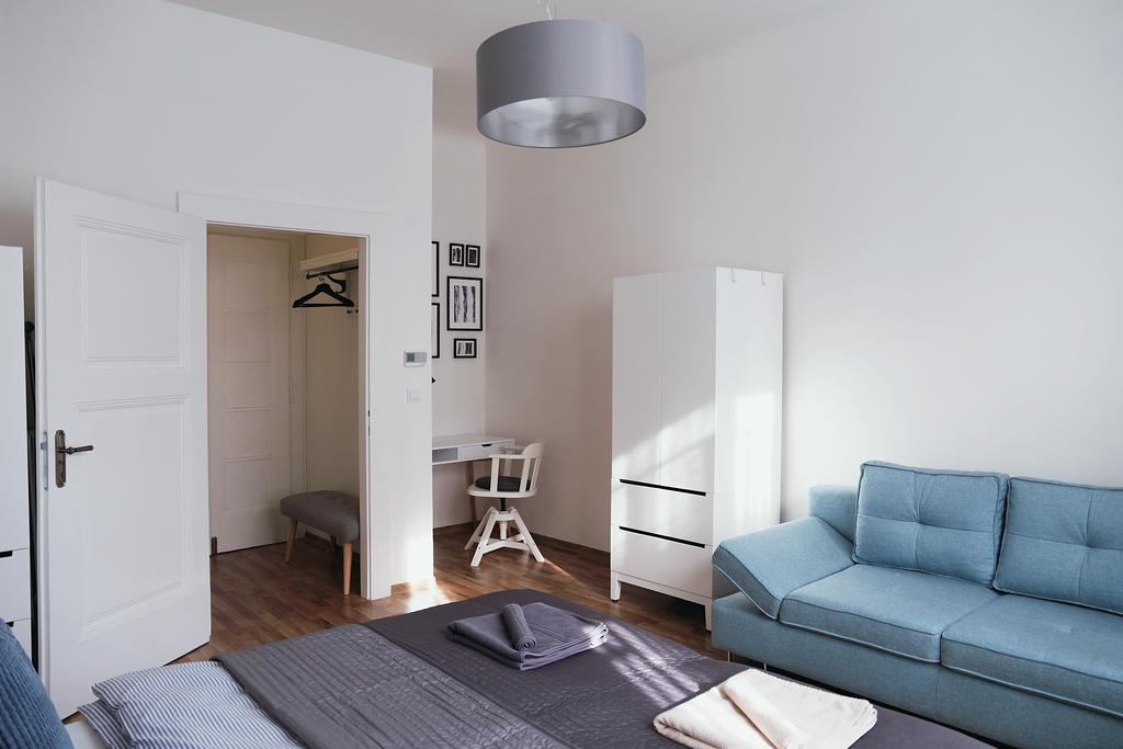 Apartment Gesse Jirsikova Praha Bagian luar foto